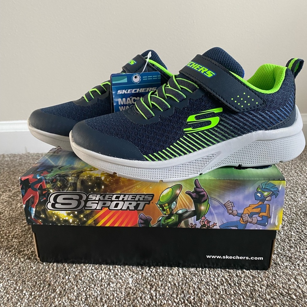 Sketchers Sport Boys Shoe size 1Y - Brand new!